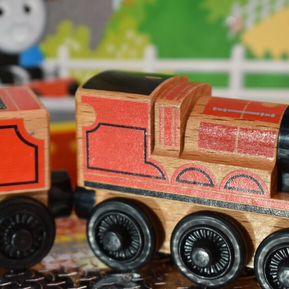 James Real Exposed Wood Thomas the Tank Engine & Friends Wooden Railway Trains - Picture 8 of 12